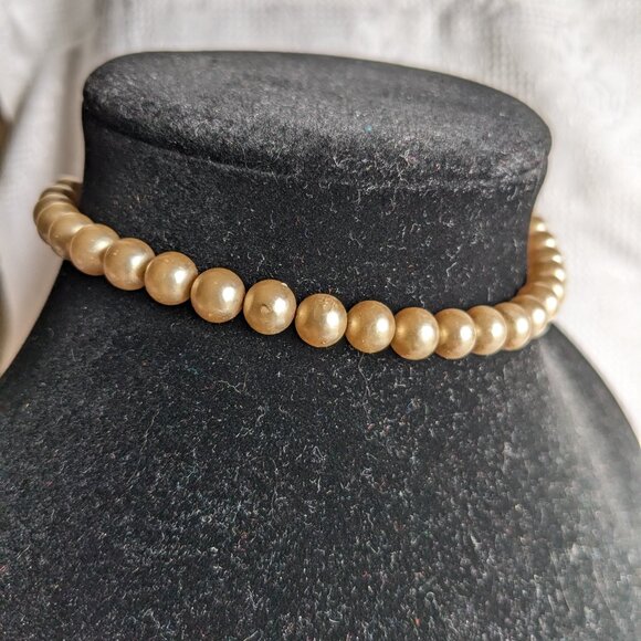 Faux Pearl Choker Necklace Antique Ivory Color - Picture 5 of 8